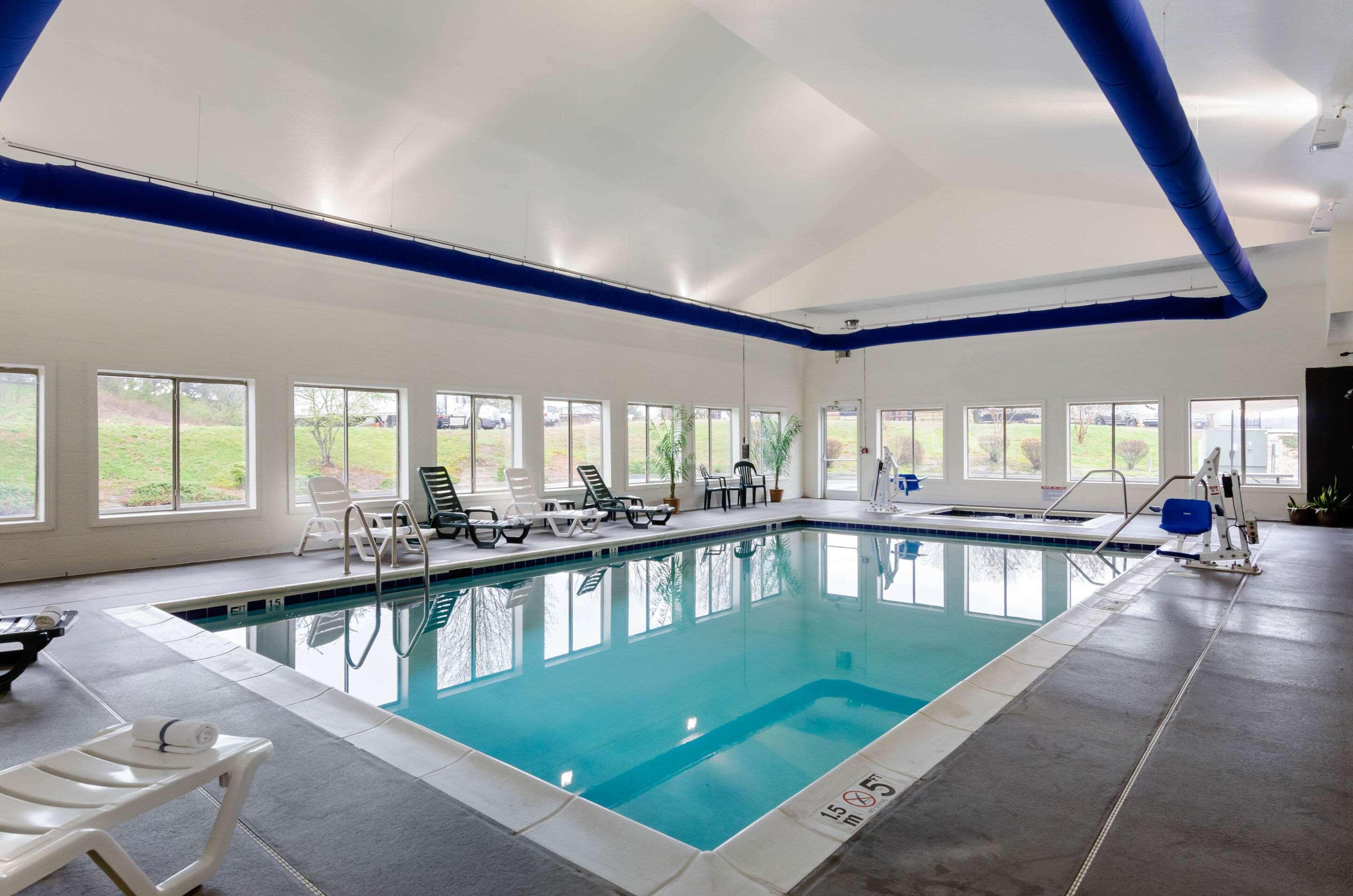 Comfort Suites Abingdon I-81 Bagian luar foto