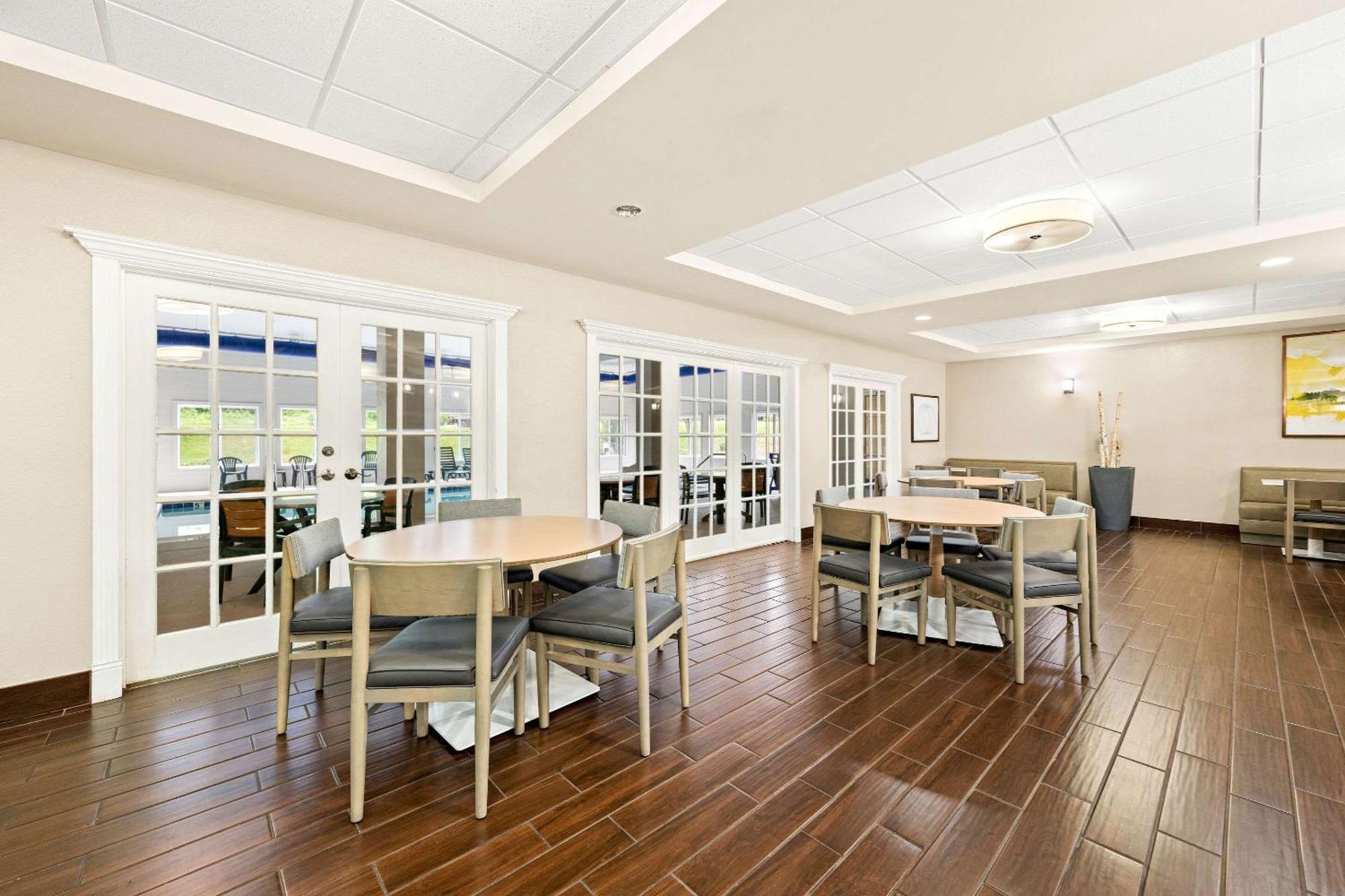Comfort Suites Abingdon I-81 Bagian luar foto
