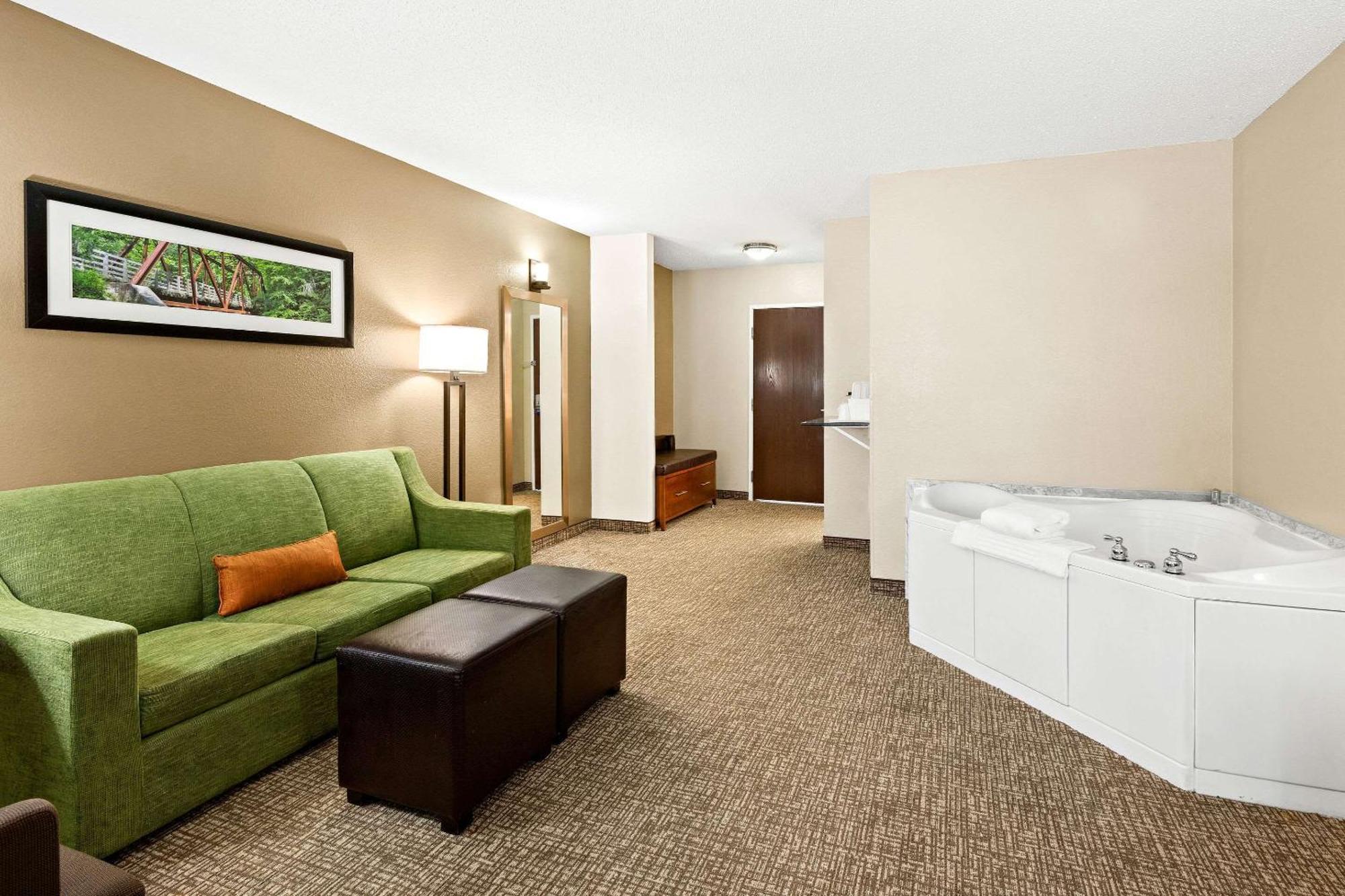 Comfort Suites Abingdon I-81 Bagian luar foto