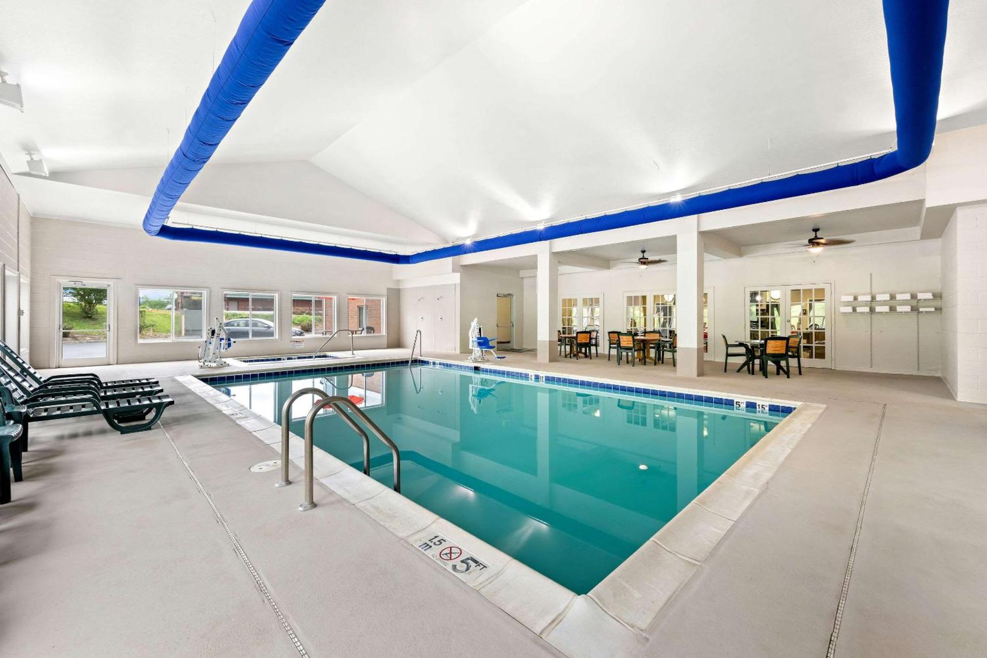 Comfort Suites Abingdon I-81 Bagian luar foto