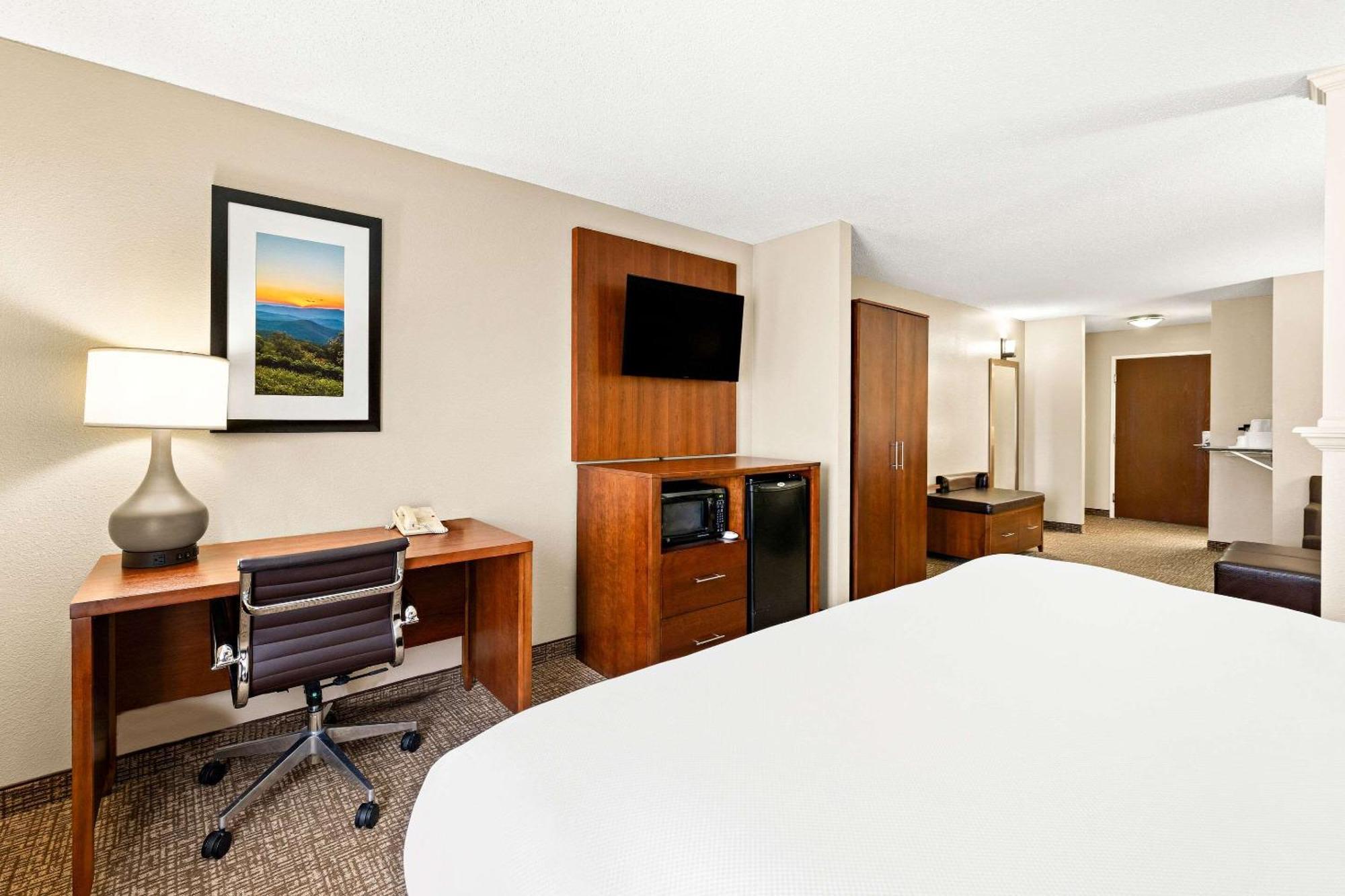 Comfort Suites Abingdon I-81 Bagian luar foto
